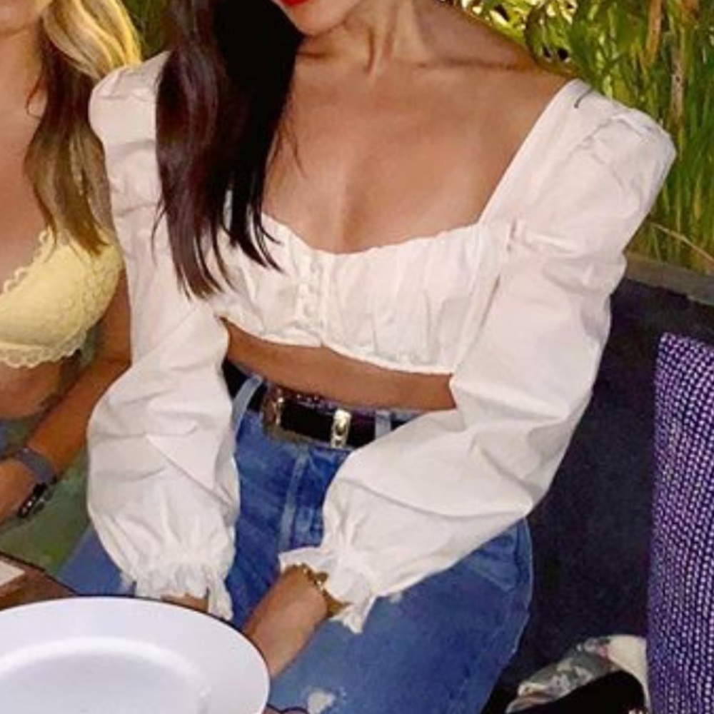 Ou stunning puff top